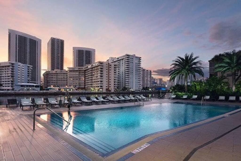 Ocean Views - Pool & Gym - Pet Friendly - Close To Beach Халландейл-Бич Экстерьер фото