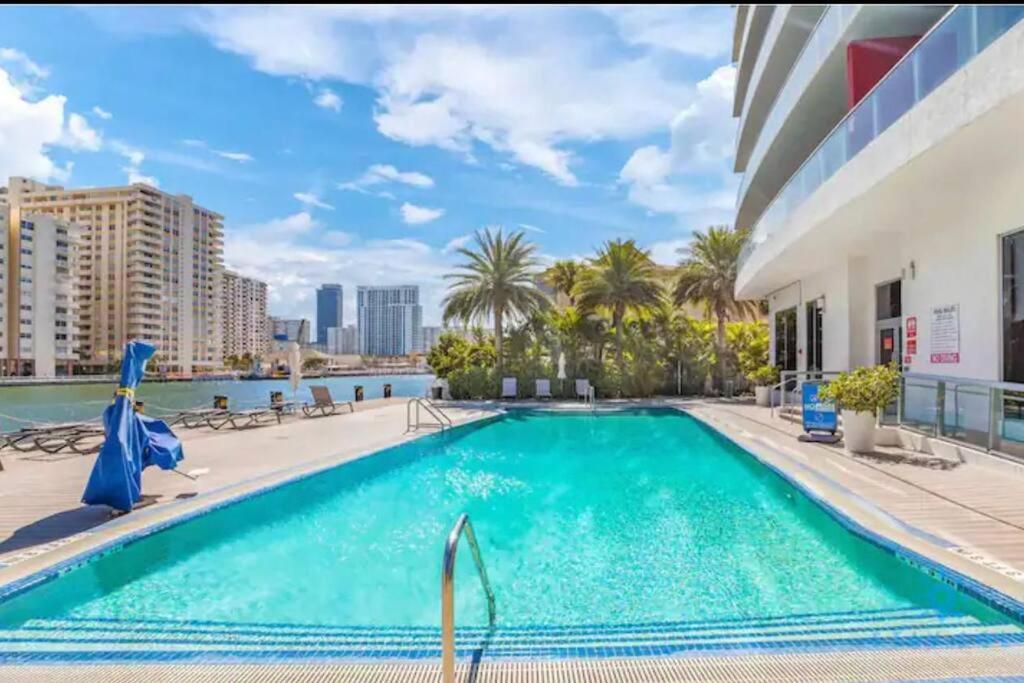 Ocean Views - Pool & Gym - Pet Friendly - Close To Beach Халландейл-Бич Экстерьер фото