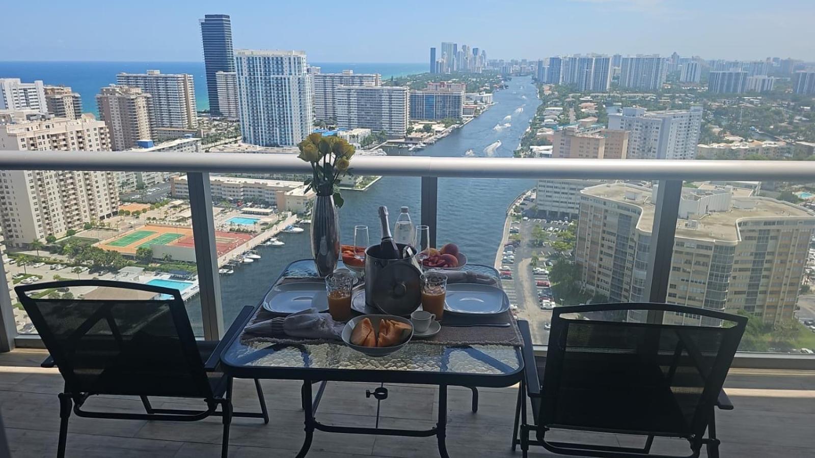 Ocean Views - Pool & Gym - Pet Friendly - Close To Beach Халландейл-Бич Экстерьер фото